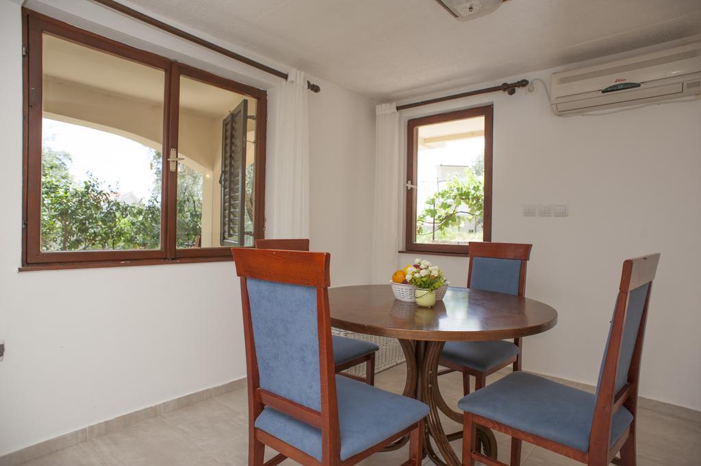 Gregovic Family Apartments Petrovac Exterior photo