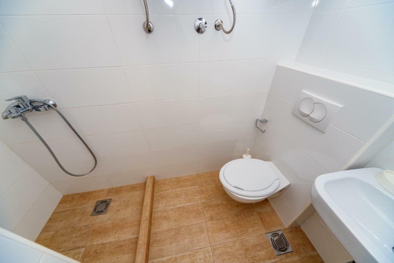 Gregovic Family Apartments Petrovac Exterior photo